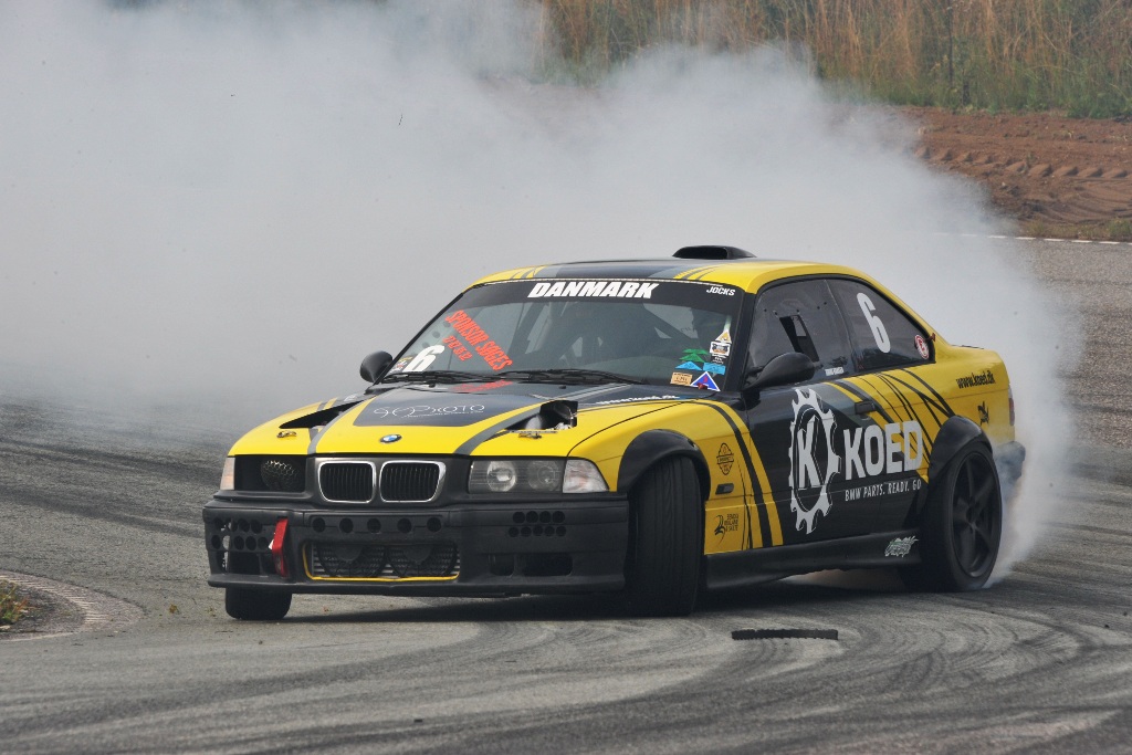 Jimmi Hansen forsvarede sin føring i Dansk Drifting Serie trods nederlag i finalen til Erik W. Pedersen.